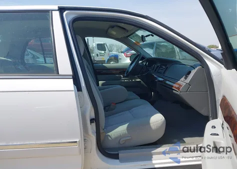 2005 Mercury Grand Marquis Gs z USA, uszkodzony, nr VIN 2MEFM74W55X601479